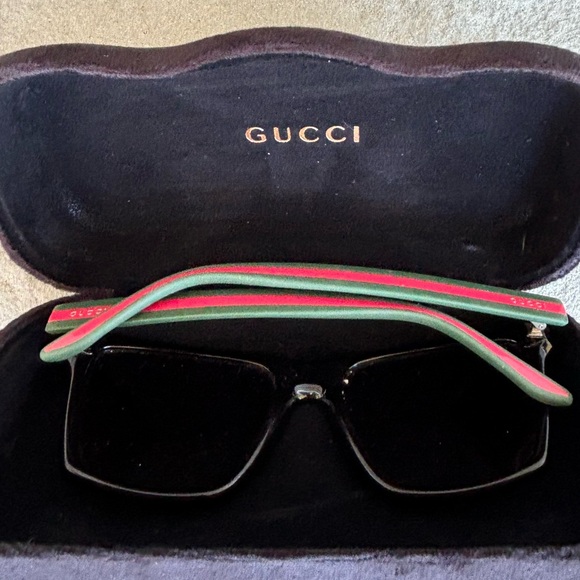 Gucci Acetate Gradient Tinted Sunglasses 🔥 - Picture 4 of 7